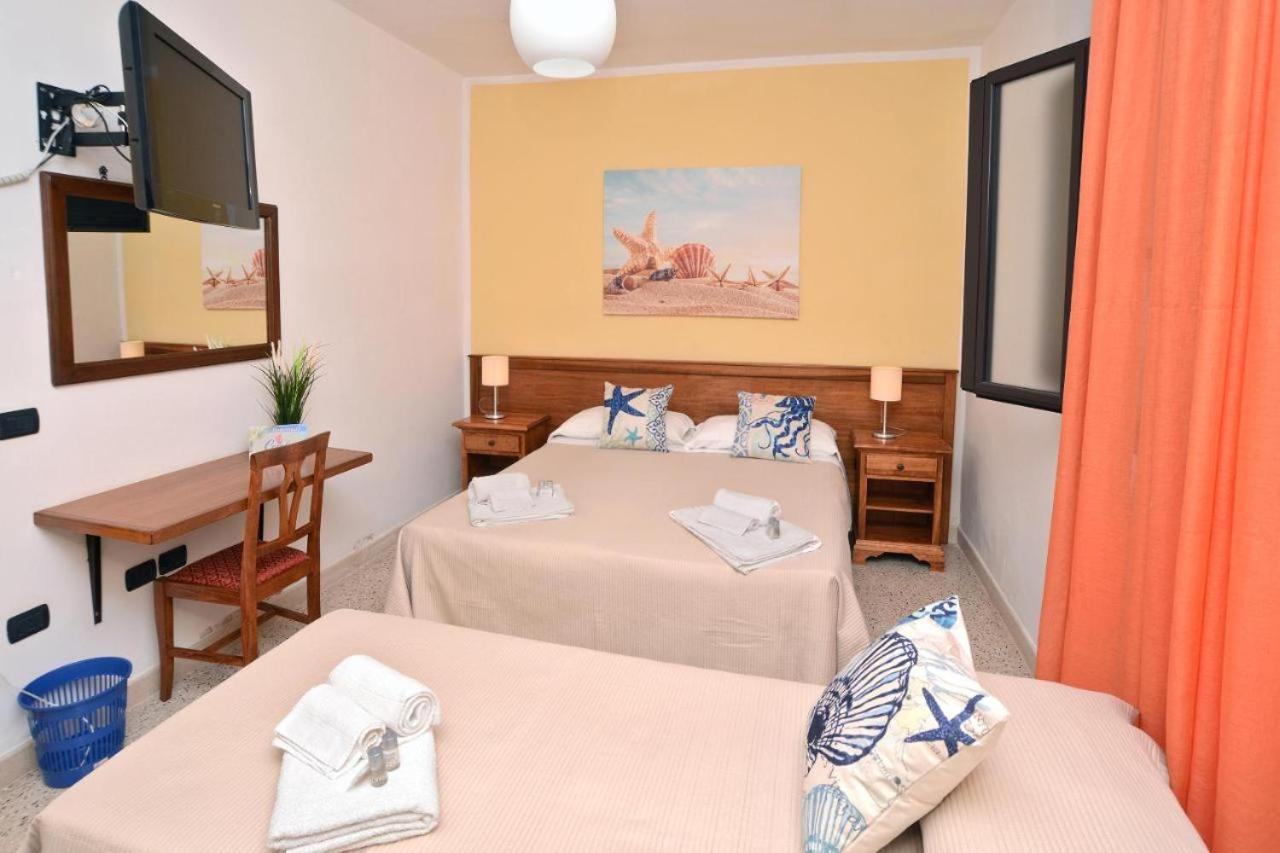 Coral B&B 切萨雷奥港 外观 照片